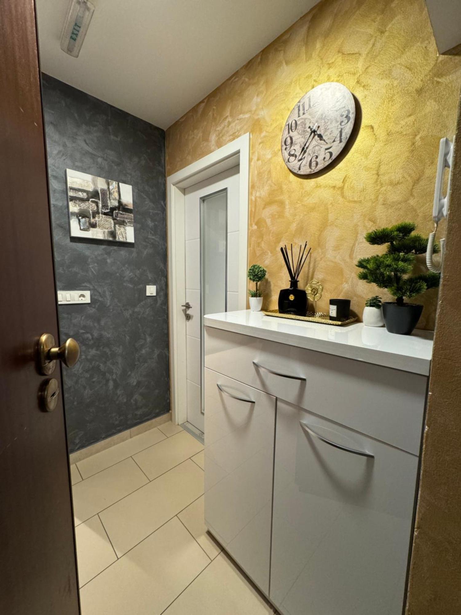 Apartment Astra With Private Parking Сплит Экстерьер фото